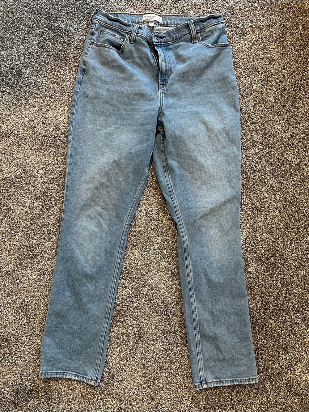 Abercrombie & Fitch 90’s Slim Straight-Leg Ultra High Rise Curve Love Jeans